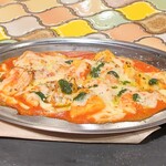 トリワイン ＰＩＫＯＳＨＨＨＵ - 鶏むねの白ワインソテー～ピッツァイオーラ～(ピザ職人のマルゲリータ風)