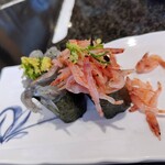 沼津魚がし鮨 流れ鮨 - 生しらす＆桜エビ