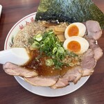 ラーメン魁力屋 - 料理写真:醤油全部のせ