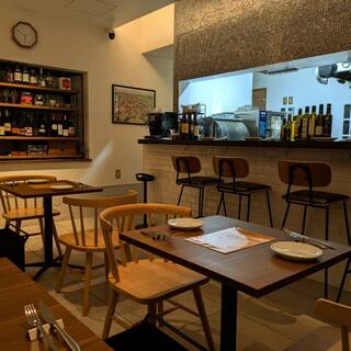 少し贅沢なディナーや記念日にも使いたい、落ち着きのある空間