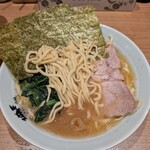 まだ洞くつ家 - ラーメン＋味付玉子＋ごはん（中） ※麺かため