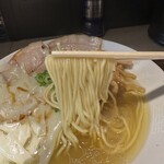 Tokyo Style Noodle ほたて日和 - 【薩摩軍鶏と利尻昆布とキビナゴの中華そば塩＝中細ストレート麺】