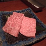 焼肉 恵将苑 - 特上ロースと特上カルビ