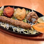 SAYA NEPALI CUISINE & BEER GARDEN NAKAMURA - シークカバブ & ティッカ3種(生ビールセット)