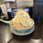 ラーメン弐豚 - 料理写真:豚そば　麺270g  野菜マシマシ　脂フツウ　ニンニクマシ　940円