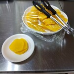 お食事処 美登里 - お漬物はセルフで