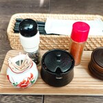 鶏料理 一石二鳥 - テーブルの設え