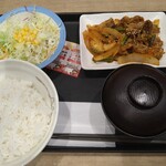 松屋 - 料理写真:牛焼肉ピリ辛炒め定食 890円 大盛 無料