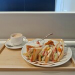 L'instant mieux - 本日のモーニング(B.L.T.T.サンド)　2025.12