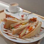 L'instant mieux - 本日のモーニング(B.L.T.T.サンド)　2025.12