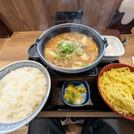 吉野家 - 料理写真:牛肉玉ラーメン鍋膳(ライス大盛)　提供時