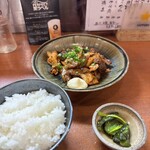 姫路の小さな和食屋さん 喰い処音松 - 牛バラキムチ炒め、ライス