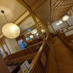 祥風苑 花の里 - 食事処内は木目調和風を感じます・ω・