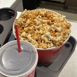 TOHOシネマズ - 料理写真:ポップコーンとコーラ