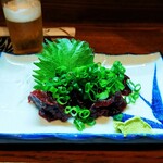 小料理かずよ - くじら刺し（350円）