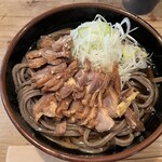 ふくや - 料理写真:つったい肉そば（1,100円）の大盛り（200円増し）