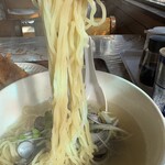 やちべえ - プリっとした、多加水系ストレート麺