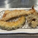 天ぷら定食 まきの - 料理写真:かぼちゃ　鶏天　舞茸天