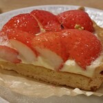 カフェ ラーチ - いちごのタルト