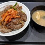 松屋 - 料理写真:カルビと特製ブリスケット肉の合い盛り丼並盛1,260円を。あ、夜10時を過ぎていたので深夜料金でした。