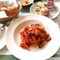 SATSUKI  - ダルい接客に冷たいパン、パスタも普通の微妙ランチセット。しかしブッフェのデザートが美味しい！