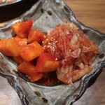 焼肉 牛山道 - ・「キムチ、カクテキ」