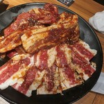 焼肉 牛山道 - ・「牛カルビ、サムギョプサル」