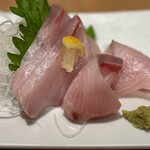 すし酒場 さしす - ブリお造り700円