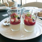 リストランテ翔21 - イチゴのパンナコッタ