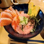 うみからそらへ - ネギトロ＆生サーモン丼定食  1400円