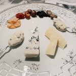 レストランひらまつ 広尾 - 最高の状態のチーズに感謝です