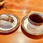 炭火焙煎珈琲・凛 - ケーキセット（栗のムース）　1450円（税込）