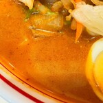 蒙古タンメン中本 - 複数の香辛料を用いた辛旨なスープ