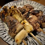 もつ焼きばん 三軒茶屋店 - ガツ、レバー