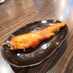地鶏屋 亜門 - 【幻の手羽先(しお手羽)】全国あげもんグランプリ金賞受賞しており、秘伝の味付けをした手羽先を高温の油で一気に素揚げ。