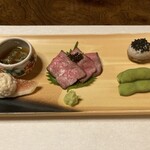 すき焼割烹 日山 - じゅんさい、いちじくの白和え、ローストビーフ(ポーランド産キャビア、塩ワサビ)、えだまめ、山芋