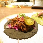 LAS DOS CARAS MODERN MEXICANO Y TACOS - ラム肉のバルバッコア