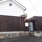 サーラ・マンジェ・ドゥ・クール  - (第1回）外観