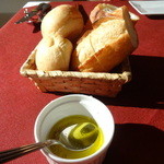 サーラ・マンジェ・ドゥ・クール  - (第1回）パン＋オリーブオイル