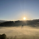 華鳳 - 客室の窓からの里山の朝の風景