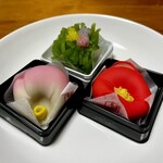 御菓子司 亀屋 - 上生菓子（1個、税込み378円）