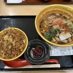 四代目一八 - 一八きしめん+賄い飯セット(900円)