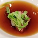 プレスキル - アニス風味のピジョンとキャベツのコンソメ