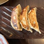 AKIHA麺屋 粋翔 - 今日は餃子は3つでお願いしました。