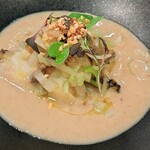 プレスキル - 鮑のソテー ショウガ ポロネギ 菊芋のクリーム