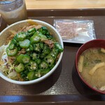 すき家 - 料理写真:かつぶしオクラ牛丼ライトとみそ汁