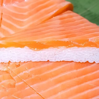 魚づ鱒寿し店_1