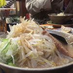 らあ麺 やったる - 醤油ラーメン モヤシマシ 大盛り