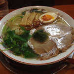 とんこつらーめん ひかり - 2014年11月25日火曜日限定
      鶏コク塩らーめん