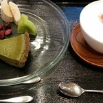 田頭茶舗 - ほうじ茶ラテと抹茶のチーズケーキセット
            